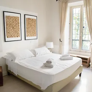Appartamento Magenta Luxury Fienaroli 3, Roma
